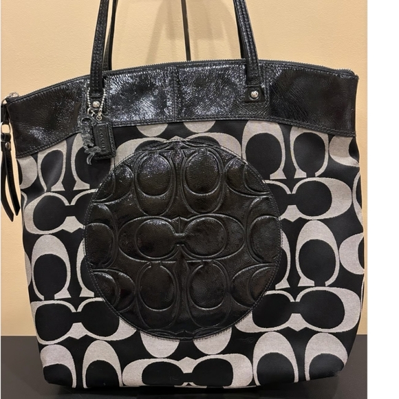 2 Coach Black and Cream Designer Tote Bag - Picture 7 of 13